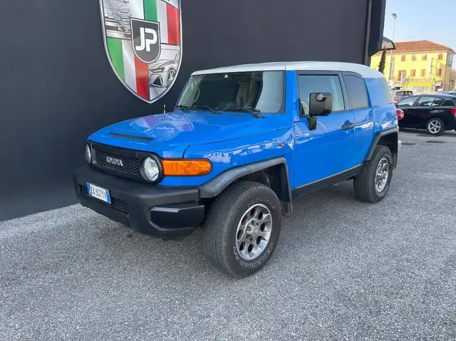 Toyota FJ Cruiser CRUISER