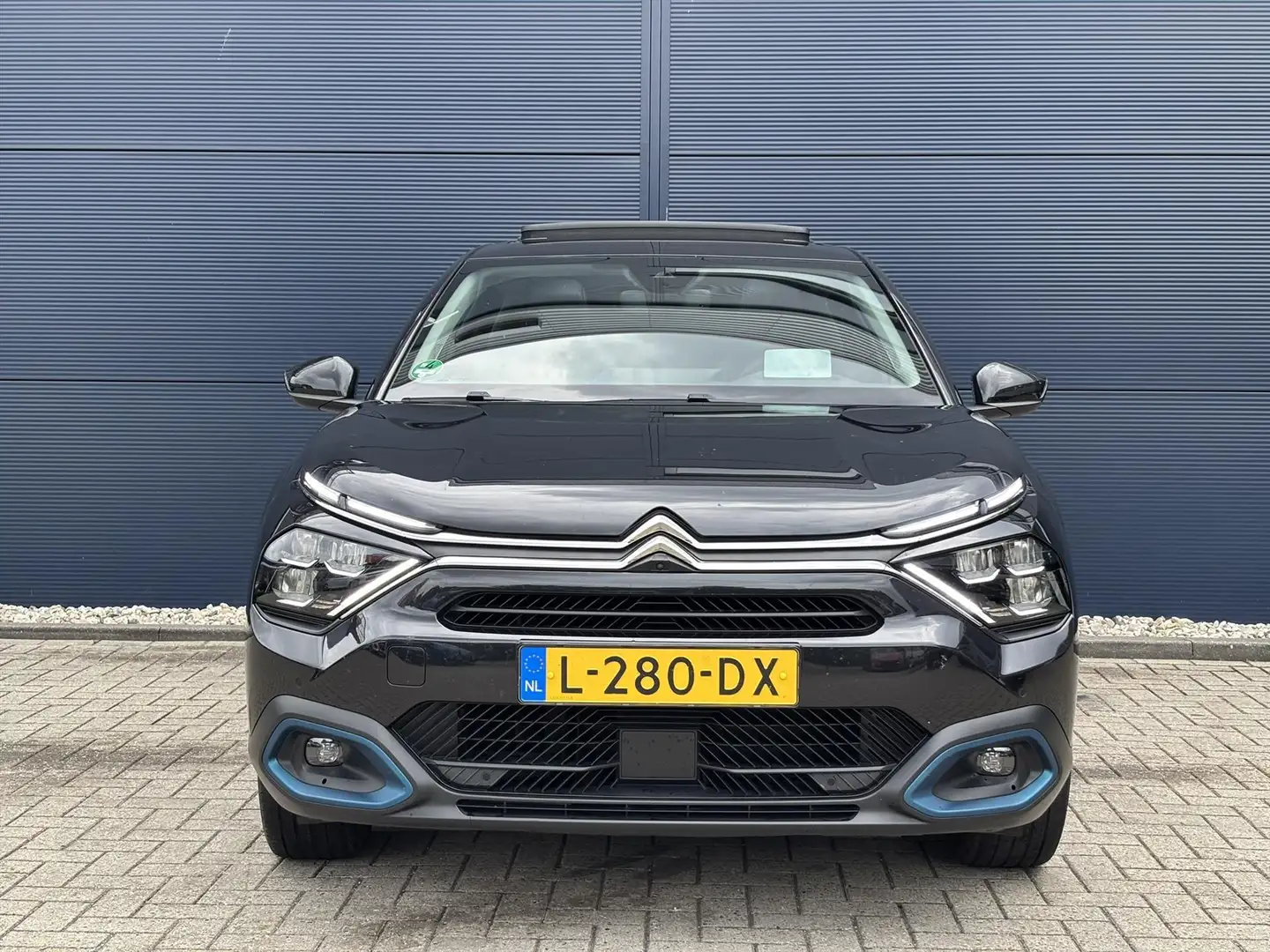 Citroen E-C4 Electric EV 50kWh 136pk Shine | Schuif-/kanteldak | Apple C Zwart - 2