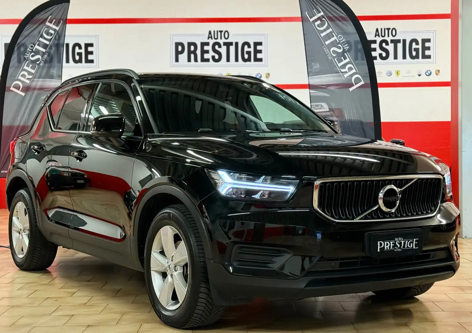 Volvo XC40 2.0 d3 Business Plus geartronic my20 Schwarz - 1