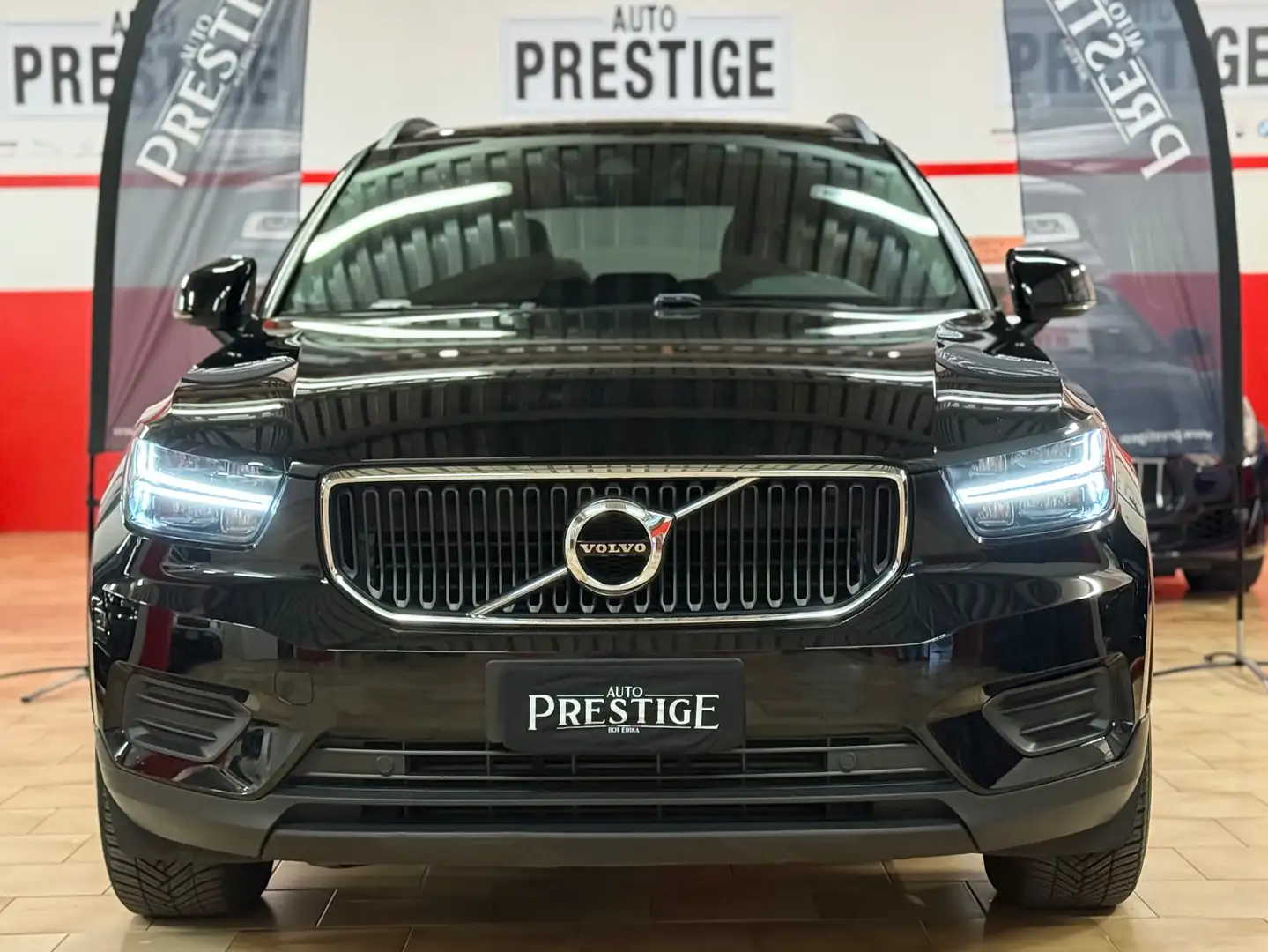 Volvo XC40 2.0 d3 Business Plus geartronic my20 Schwarz - 2