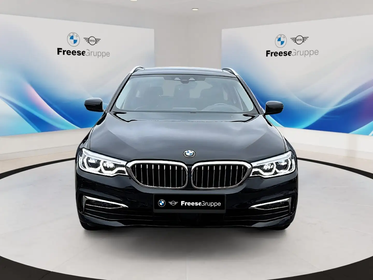 BMW 520 d Touring Luxury Line Head-Up HiFi DAB LED Schwarz - 2