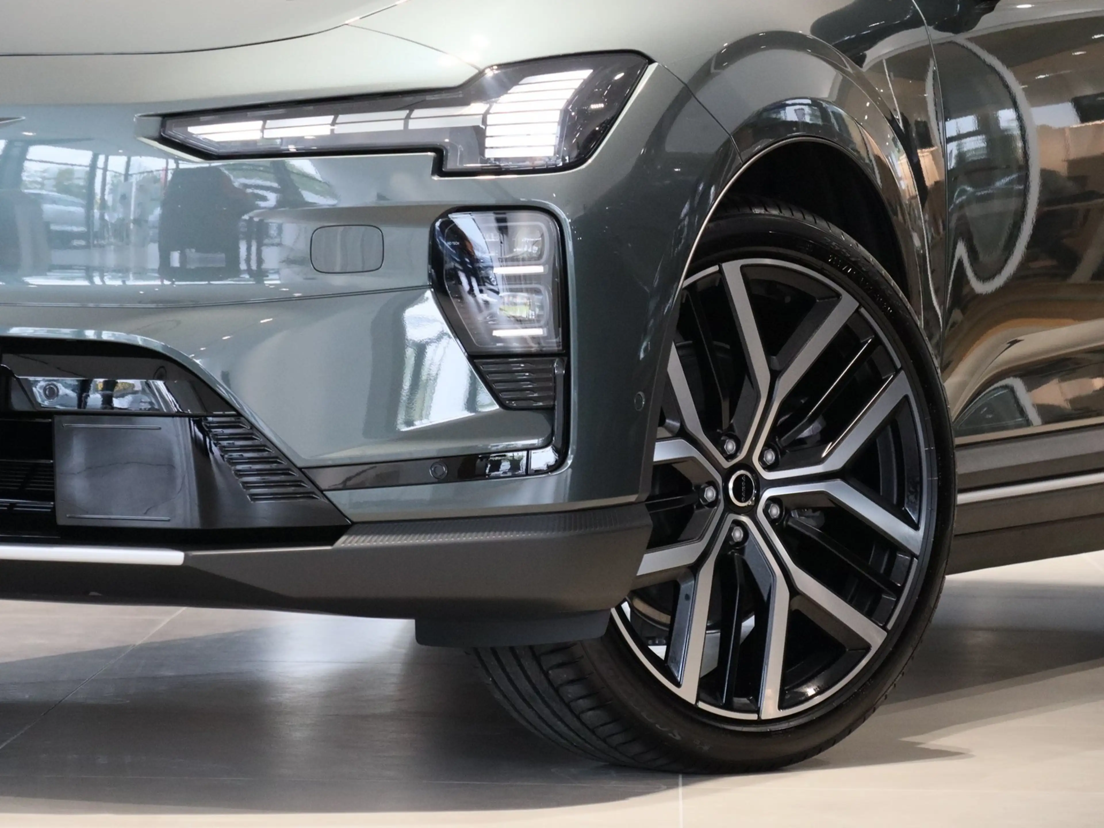 Volvo EX60 P10 electric Ultra AWD — photo 5