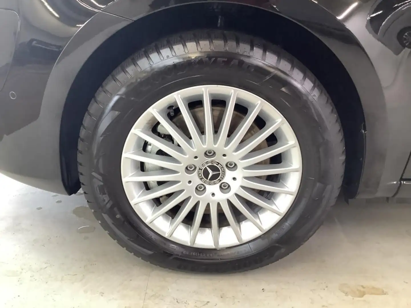 Mercedes-Benz EQV 300 AVANTGARDE Lang Distronic/360°/LED-ILS Schwarz - 2