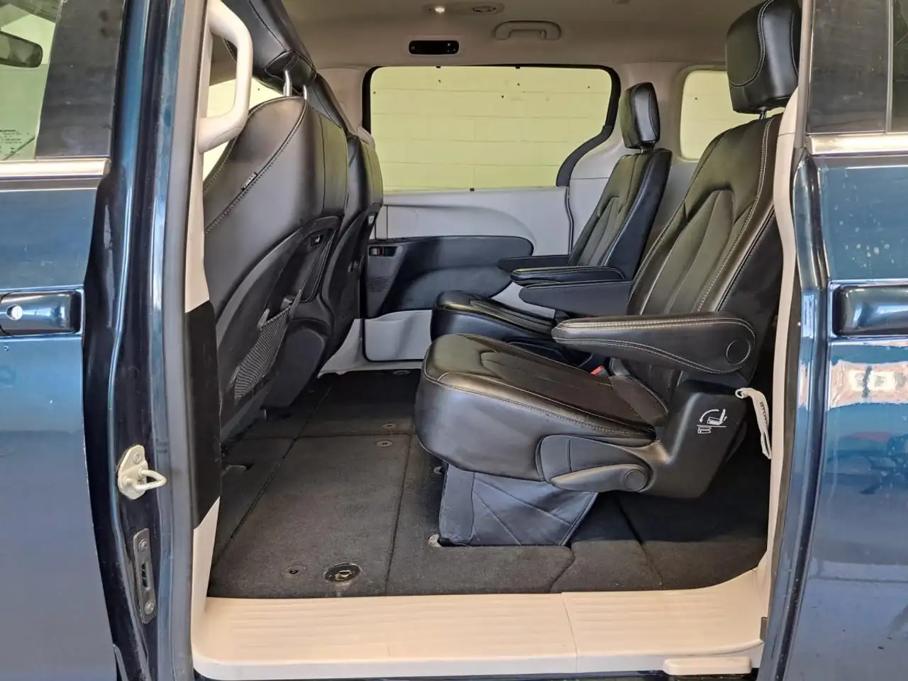 Chrysler Pacifica photo Chrysler Pacifica