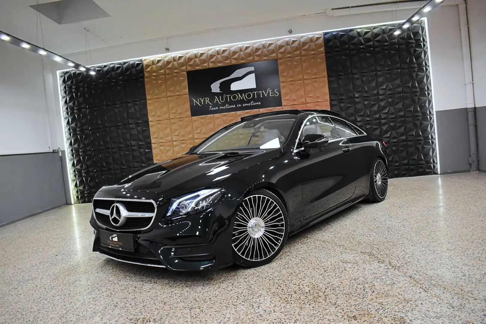 Mercedes-Benz E 220 d E53 AMG LOOK, PANO, LUFT, BURMESTER, MULTIBEAM Grün - 1