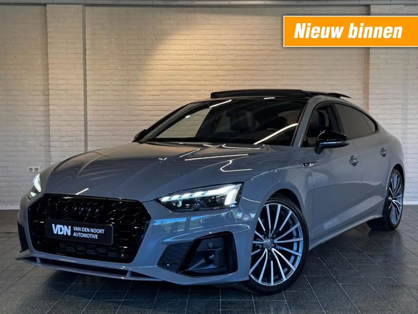 Audi A5 Sportback 40 TFSI Launch edition Sport S-Line Pano Grijs - 1