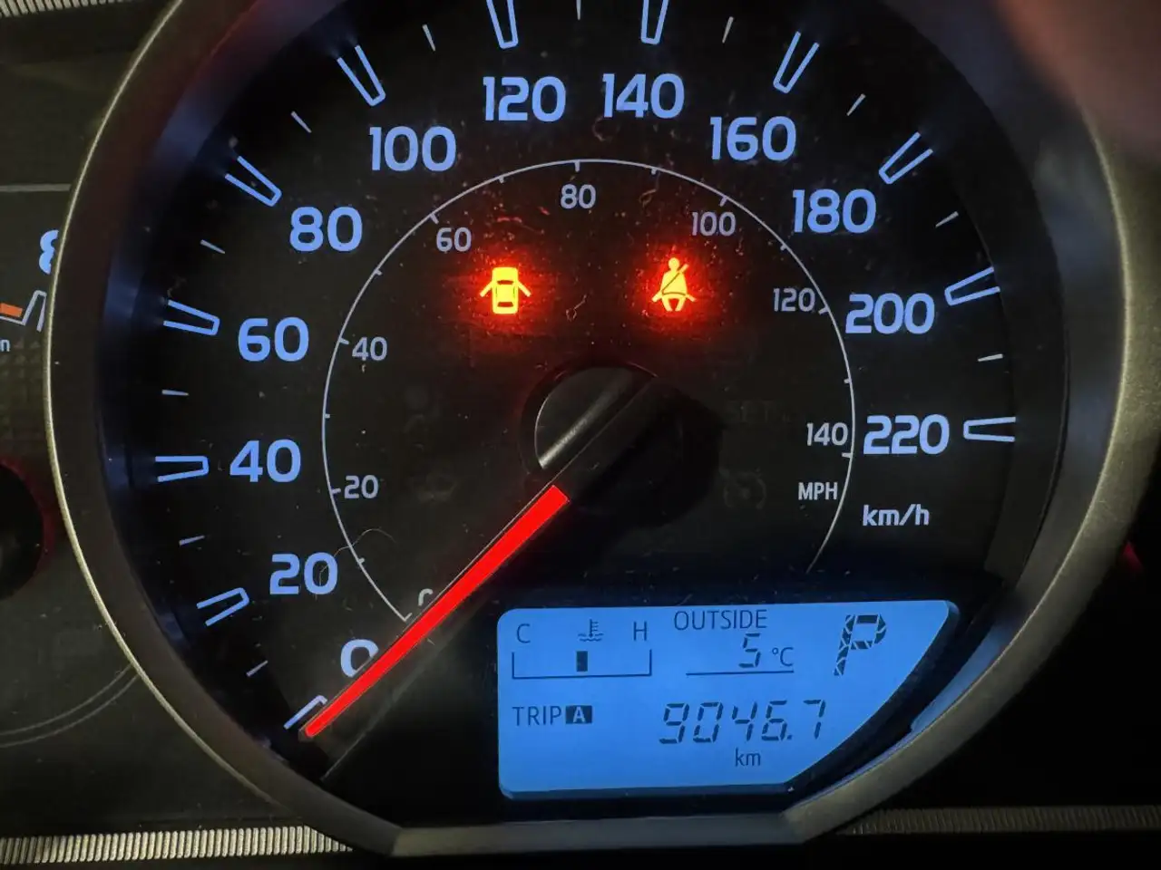 Toyota RAV 4 снимка Toyota RAV 4