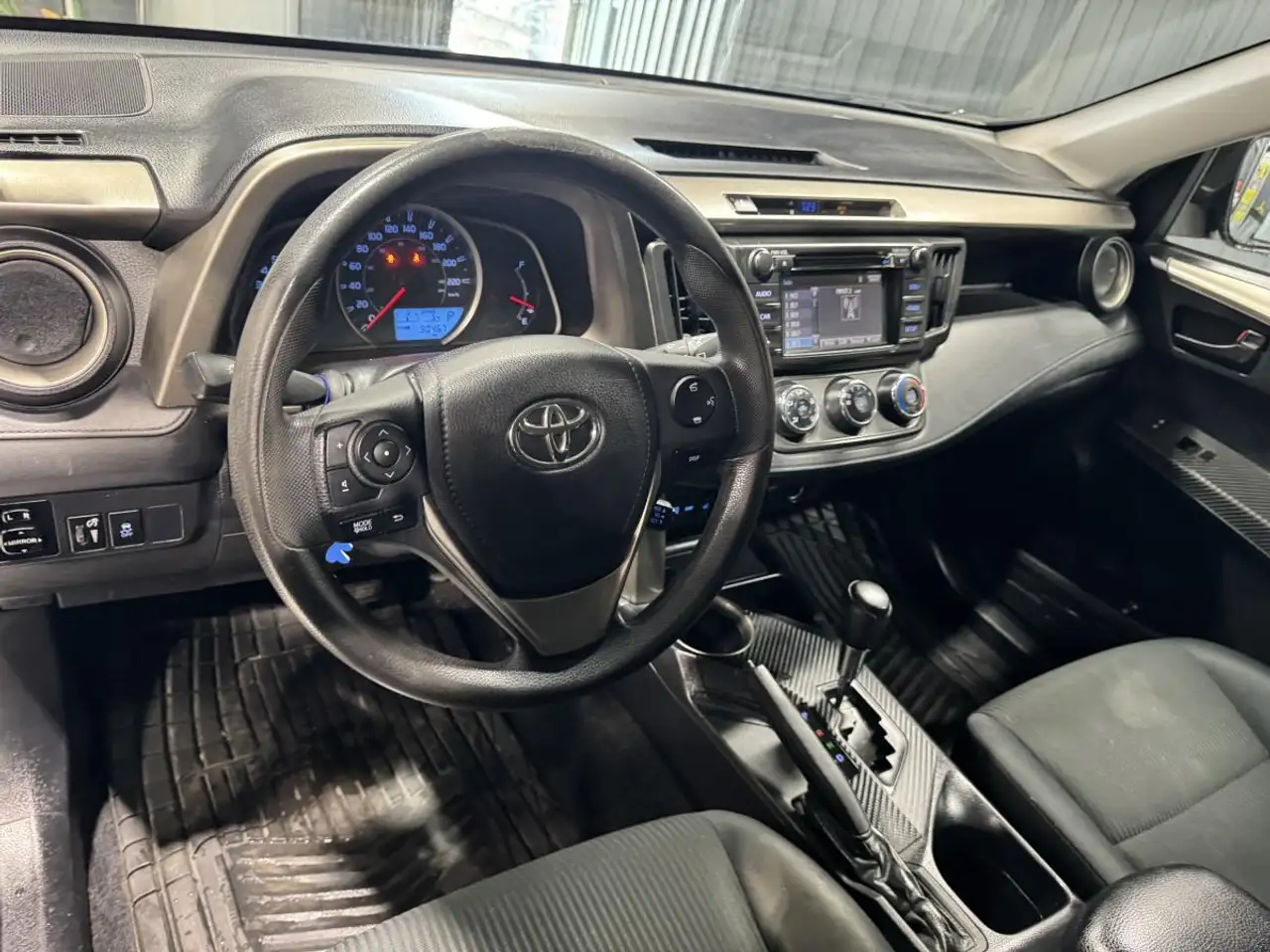 Toyota RAV 4 снимка Toyota RAV 4