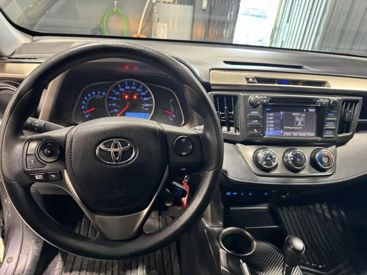 Toyota RAV 4 снимка Toyota RAV 4