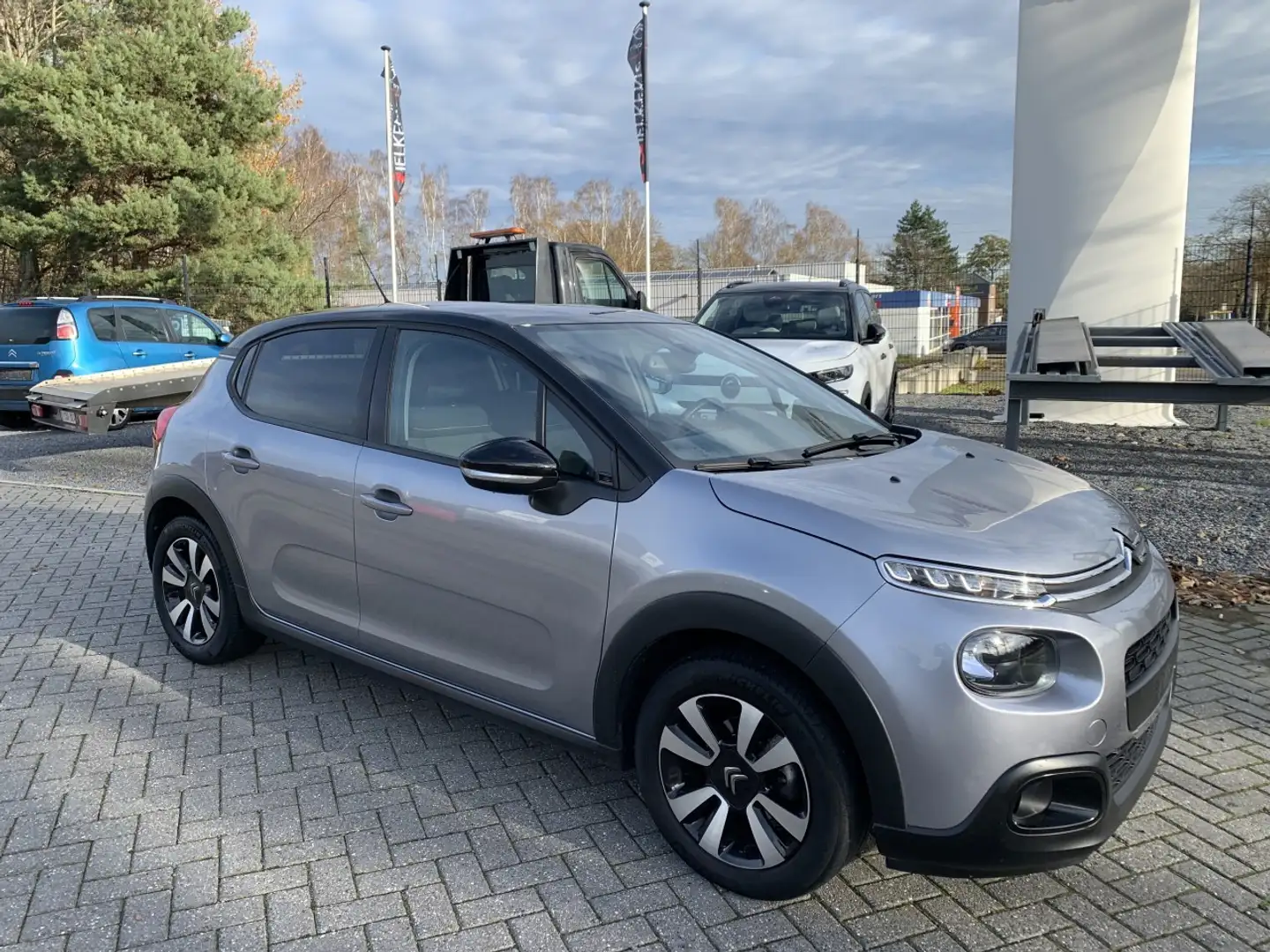 Citroen C3 1.2 Turbo 110 Automaat Shine Grijs - 2