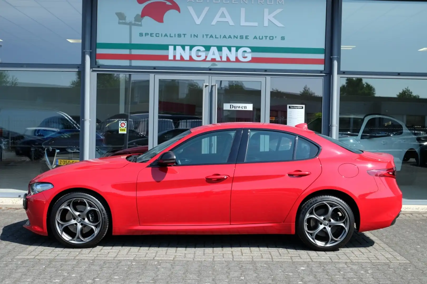 Alfa Romeo Giulia 2.0 T 280pk AWD Veloce Rood - 2