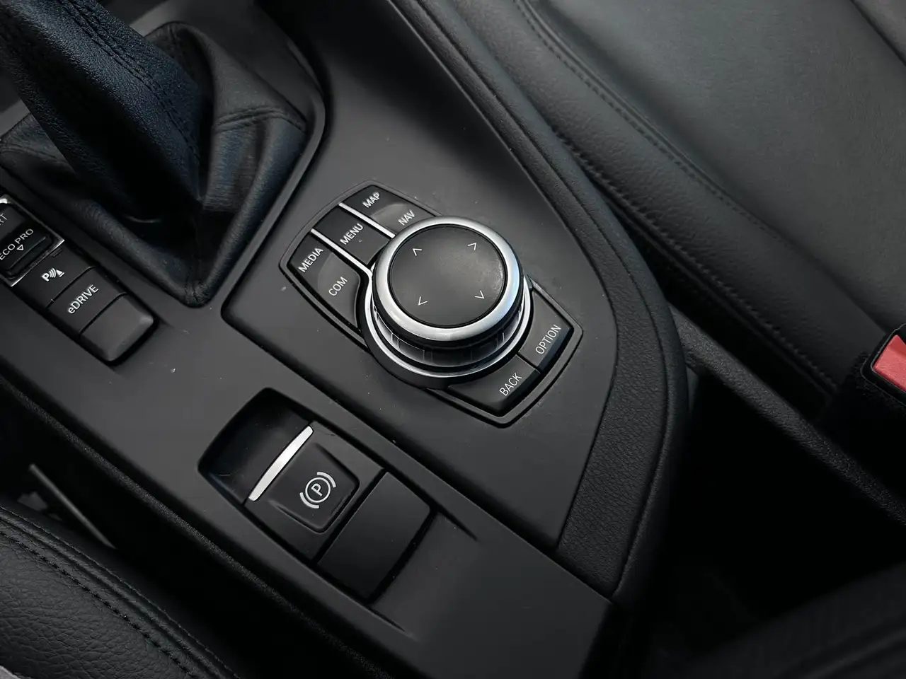 BMW X1 xDrive25e*NAVI PRO*HUD*ZTLVERW.*LAGE BIV!*LED*, миниатюра 29