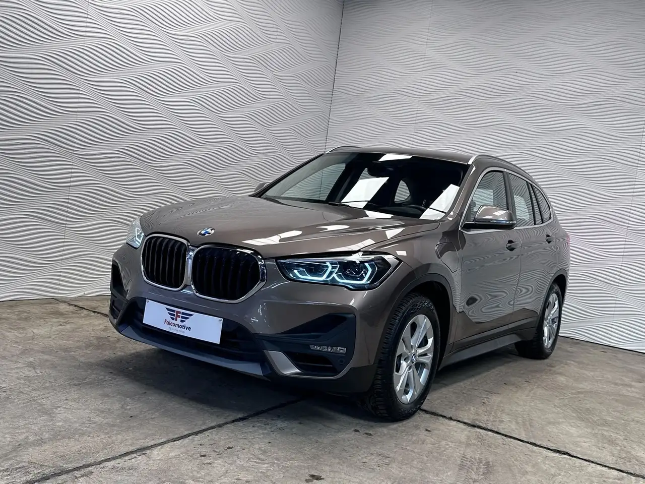 BMW X1 xDrive25e*NAVI PRO*HUD*ZTLVERW.*LAGE BIV!*LED*, миниатюра 3
