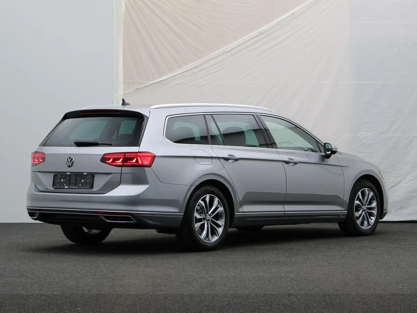Volkswagen Passat Variant 2.0 TDI 122 PK DSG AUTOMAAT Gris - 2