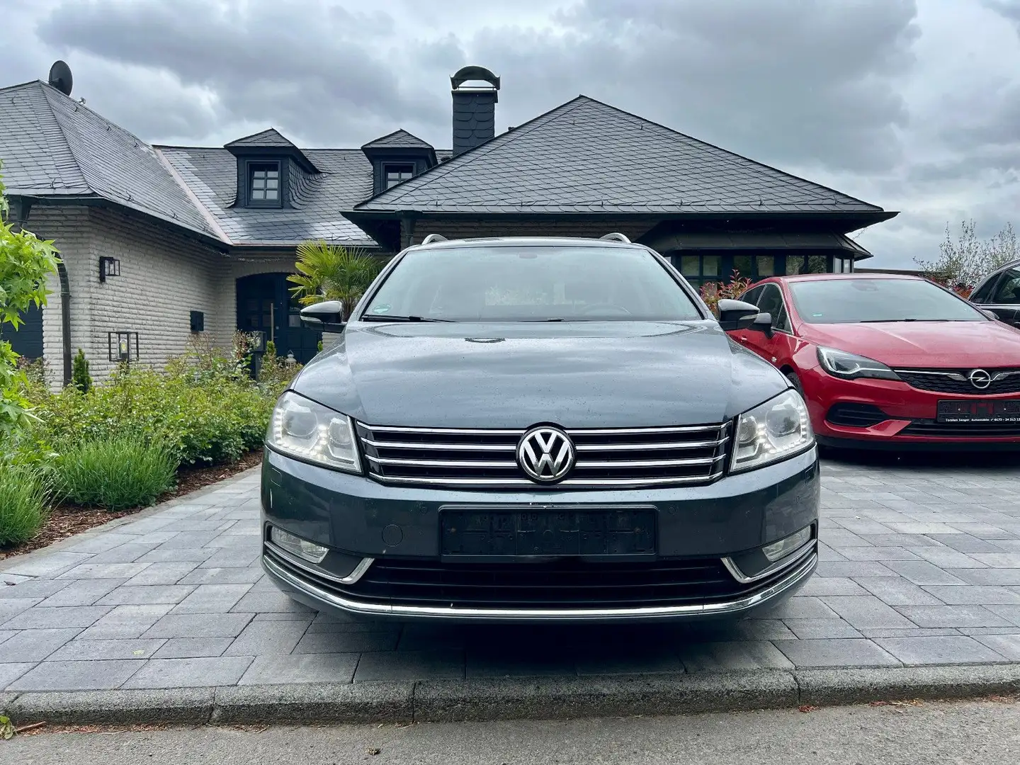 Volkswagen Passat Variant Business Edition BlueMotion Grau - 1