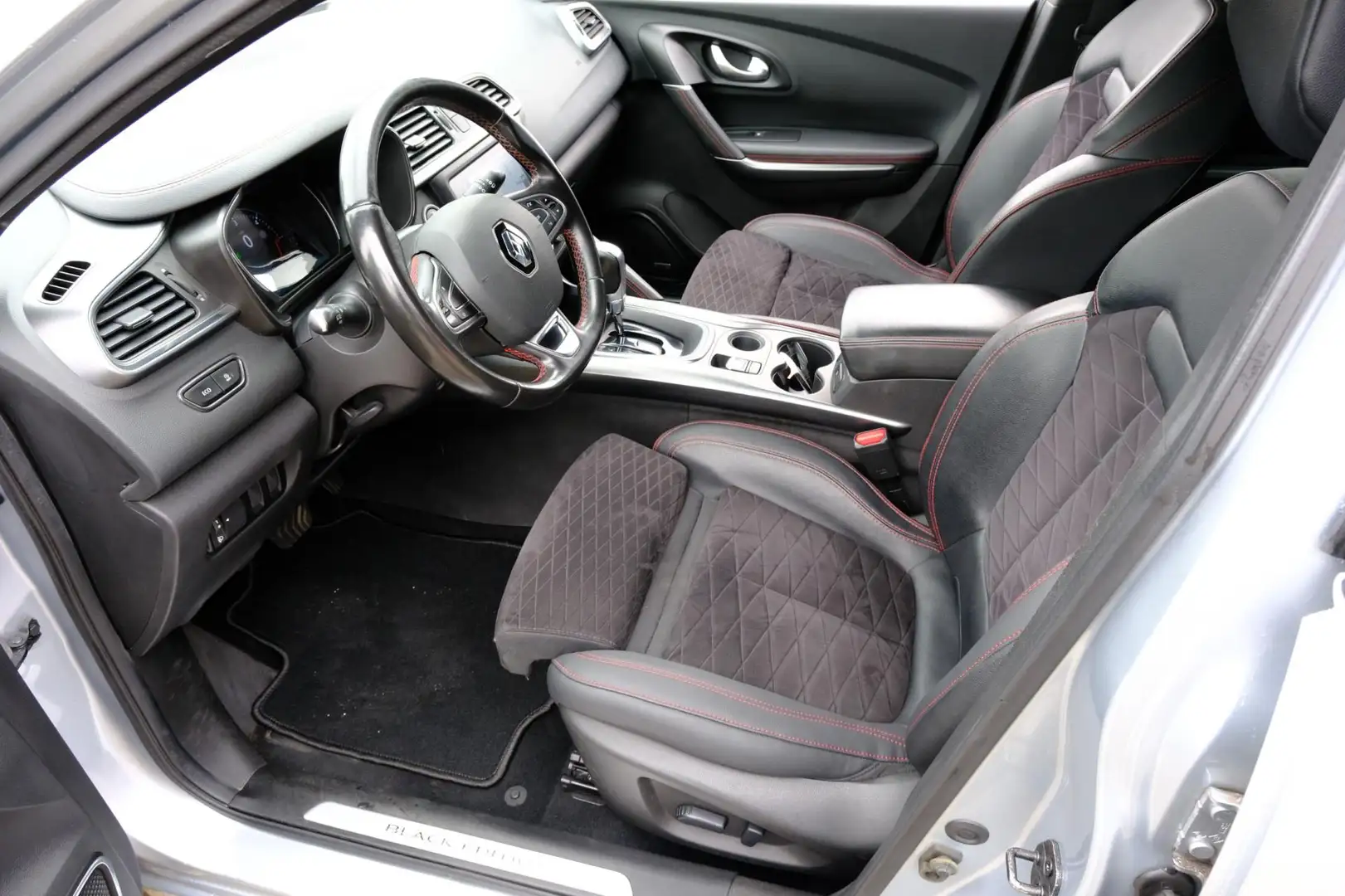 Renault Kadjar 1.5 Blue dCi Black Edition Aut. LED|Navi|Leder-alc Gris - 2
