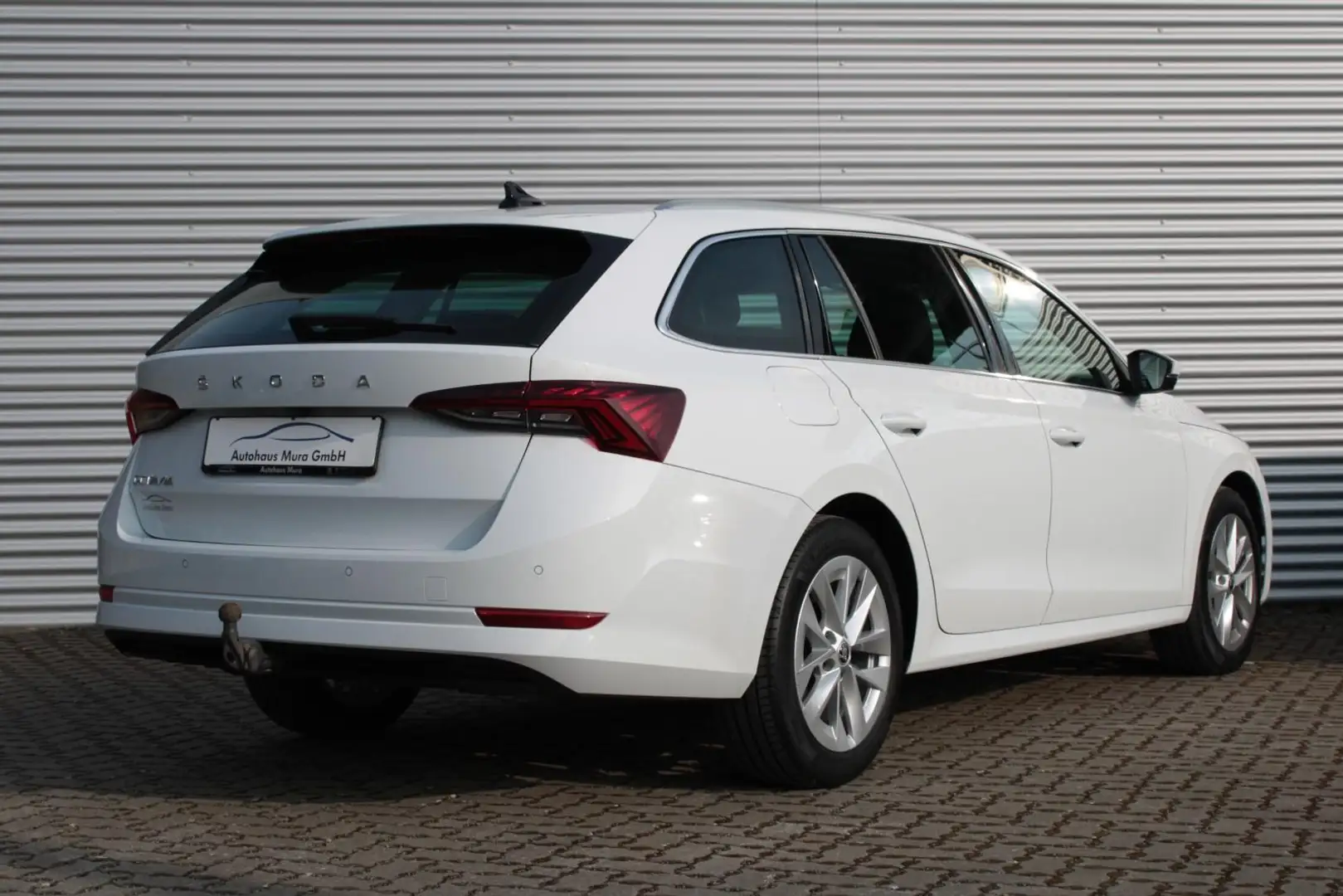Skoda Octavia Style Combi 2.0TDI AHK RFK NAVI SHZ LED Weiß - 2