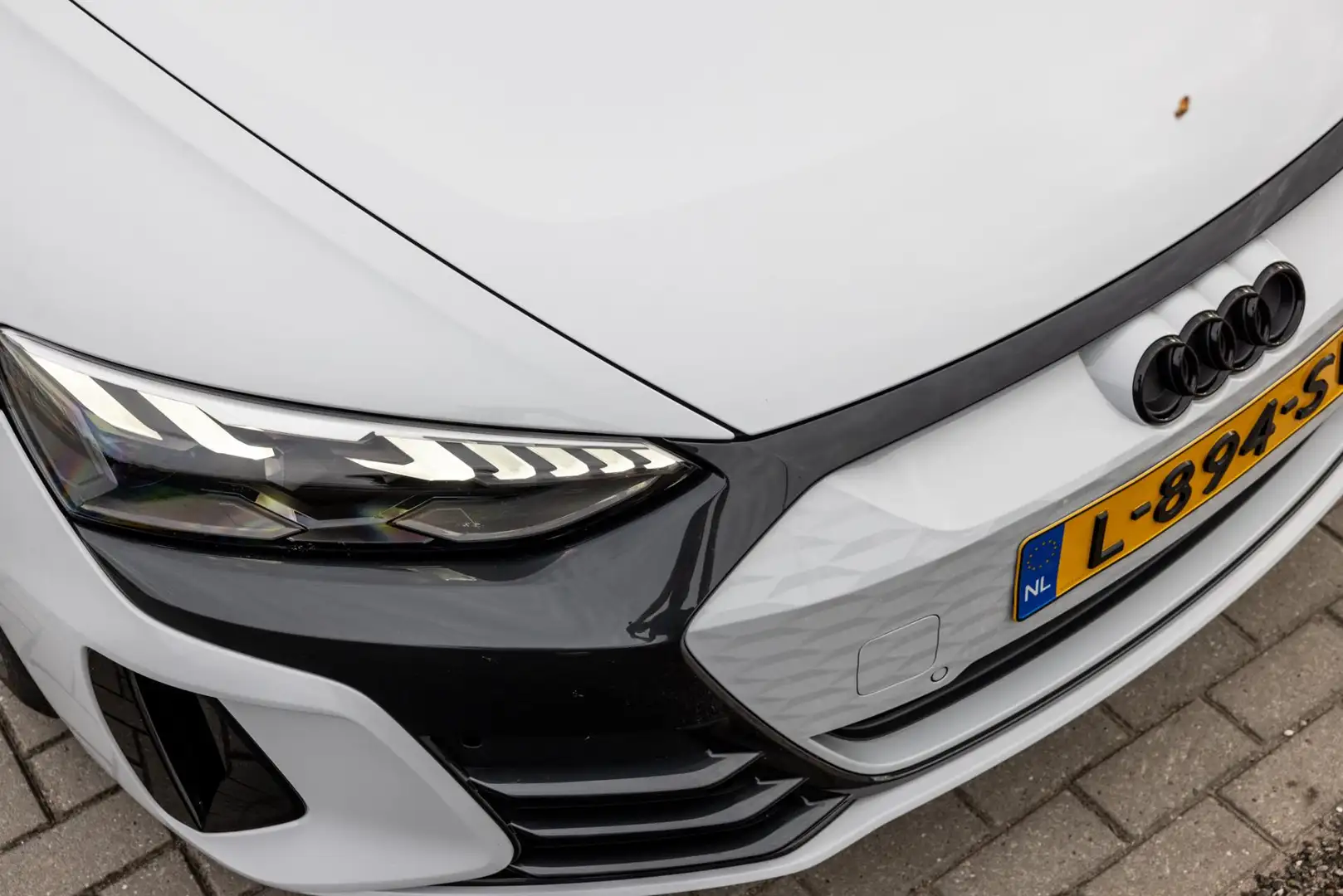 Audi e-tron GT GT 93 kWh, 476 PK, *Sazuka grijs*, Matrix, Soundge Gris - 2