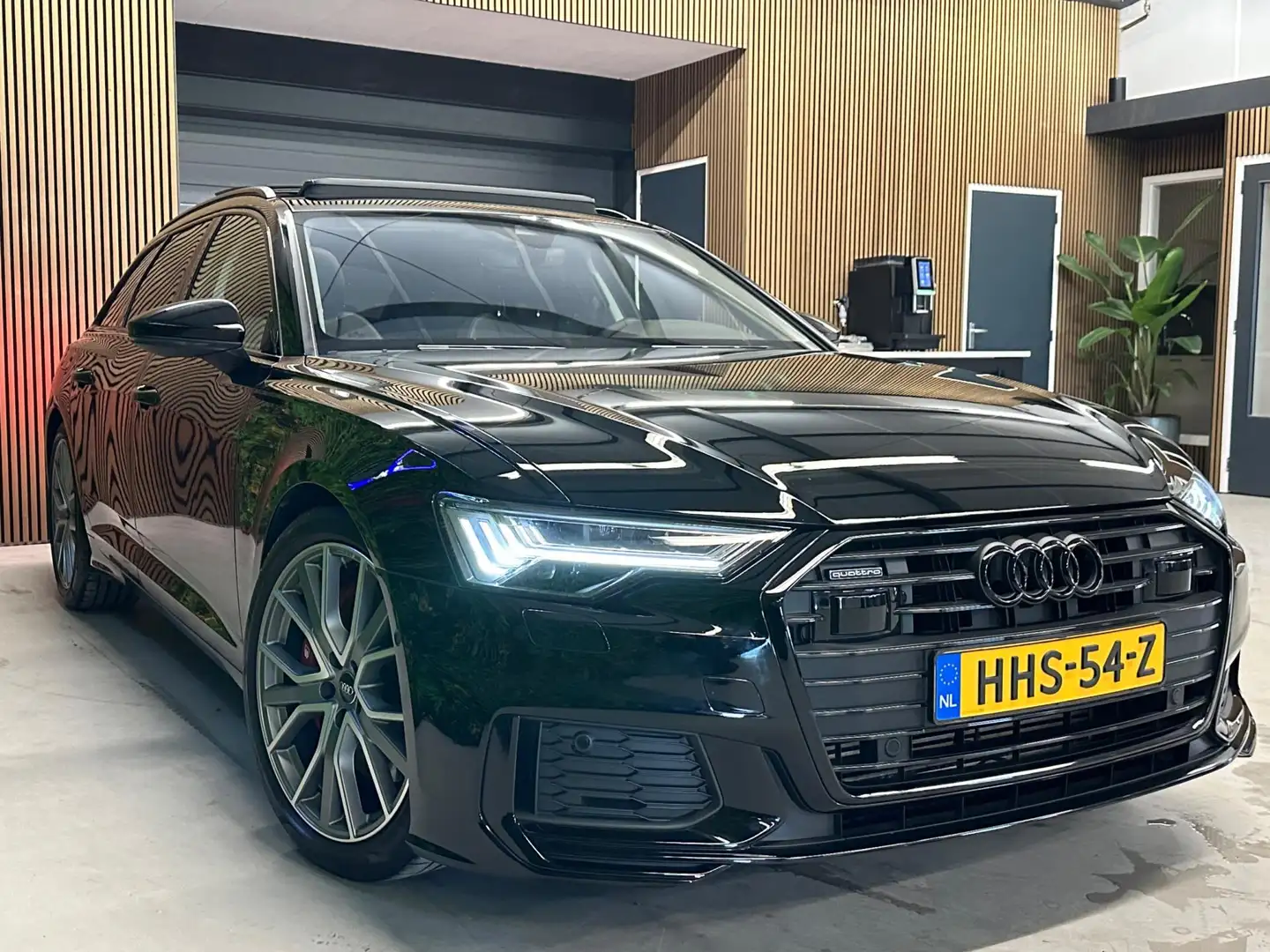 Audi A6 Avant 55 TFSI e quattro Competition / Pano / ACC / Noir - 2