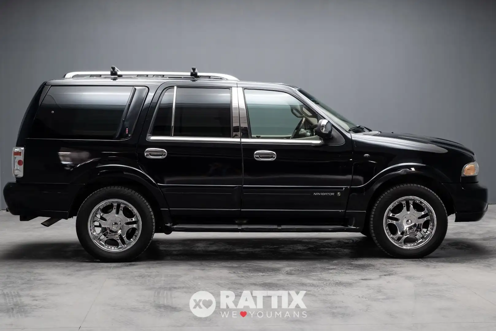 Lincoln Navigator 5.4 V8 GPL 300CV 4WD 7p.ti + barre portatutto Schwarz - 2