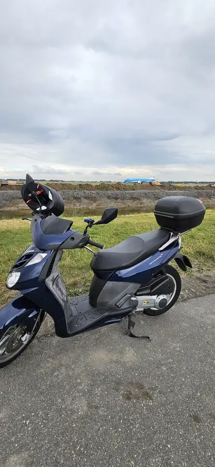 Aprilia Sportcity CUBE