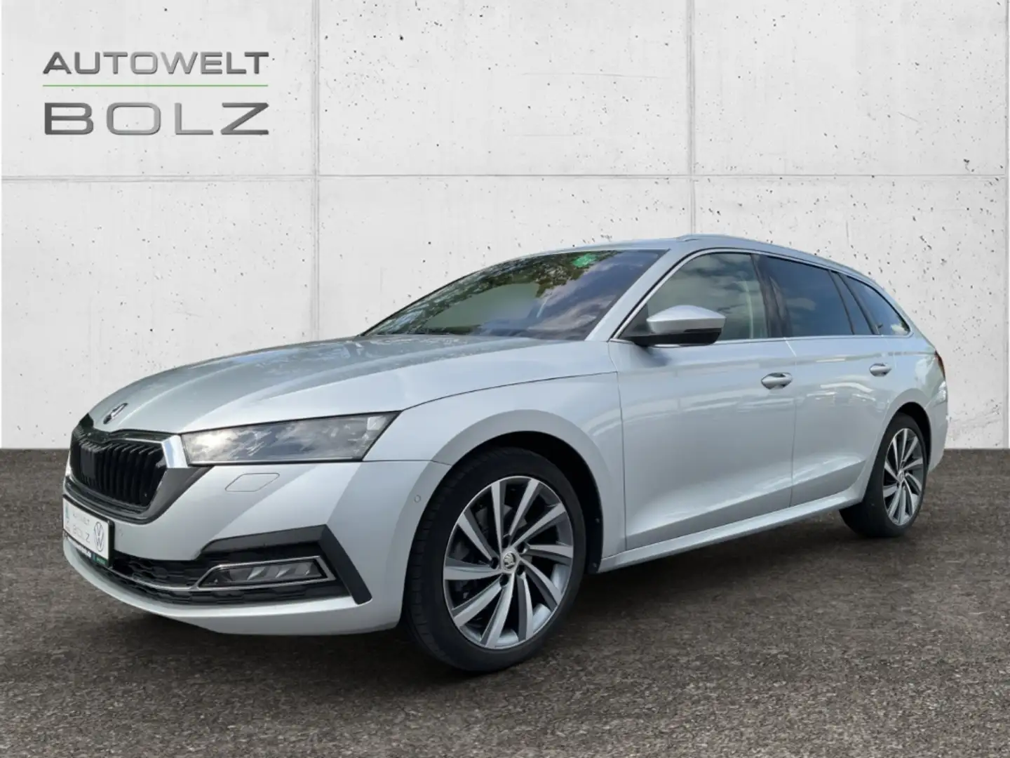 Skoda Octavia Combi First Edition 2.0 TDI HUD Panodach Kamera Na Plateado - 1