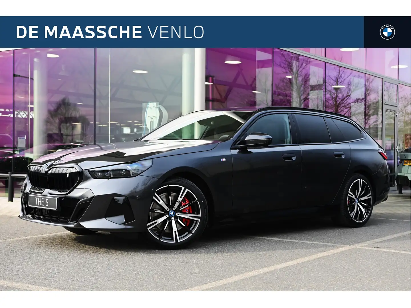 BMW i5 eDrive40 M Sport / Panoramadak / Trekhaak / Bowers Grijs - 1