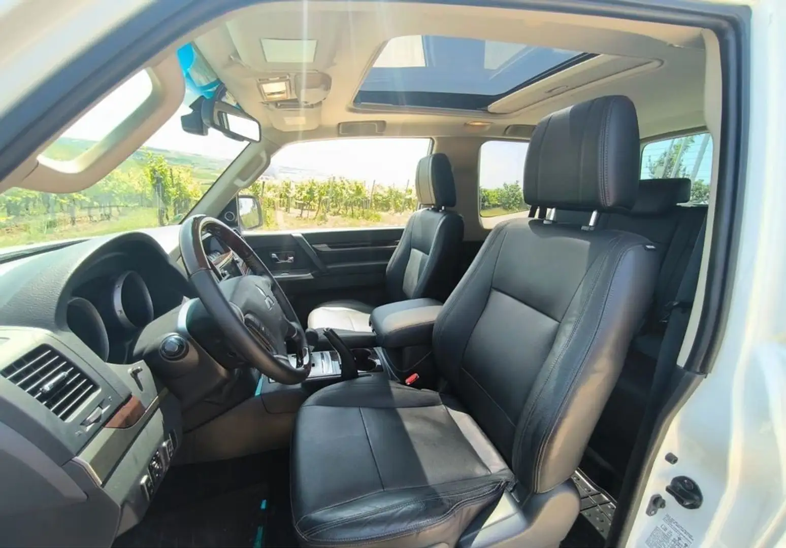 Mitsubishi Pajero 3.2 DI-D 16V aut. 3p. Top 4x4 Blanco - 2