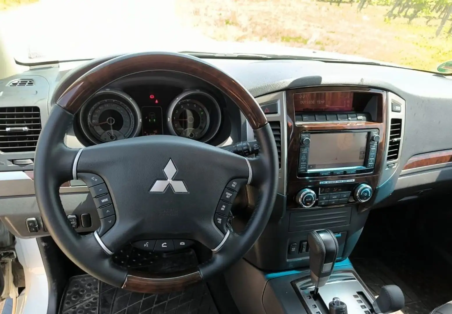 Mitsubishi Pajero 3.2 DI-D 16V aut. 3p. Top 4x4 Blanco - 1
