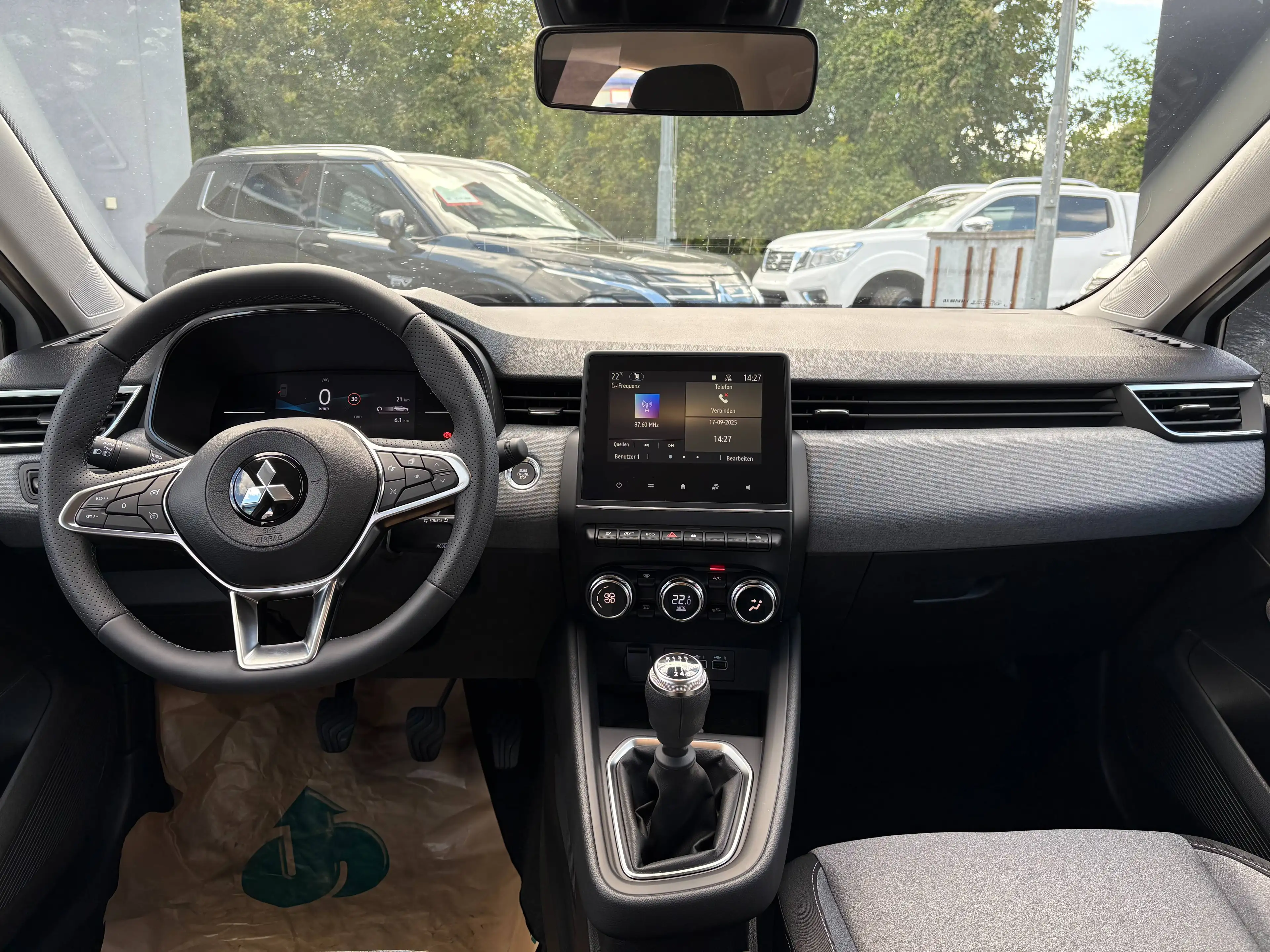 Mitsubishi Colt 1,0 MPI-T Invite — photo 9
