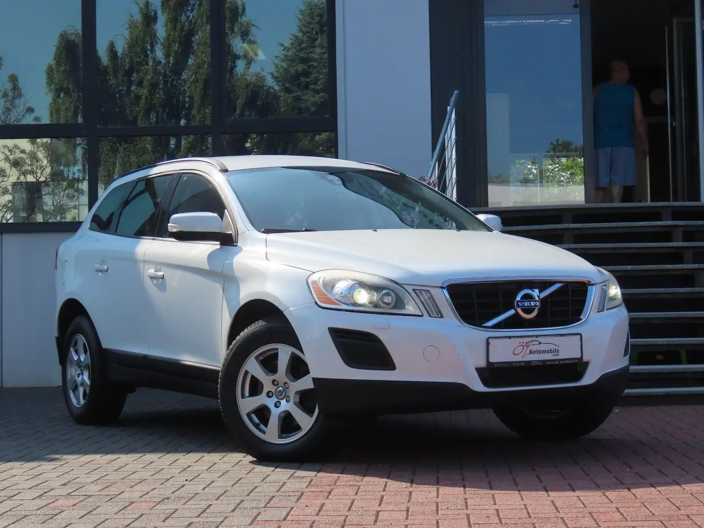 Volvo XC60 Kinetic Sitzheizung Navi *Austauschmotor* Weiß - 1