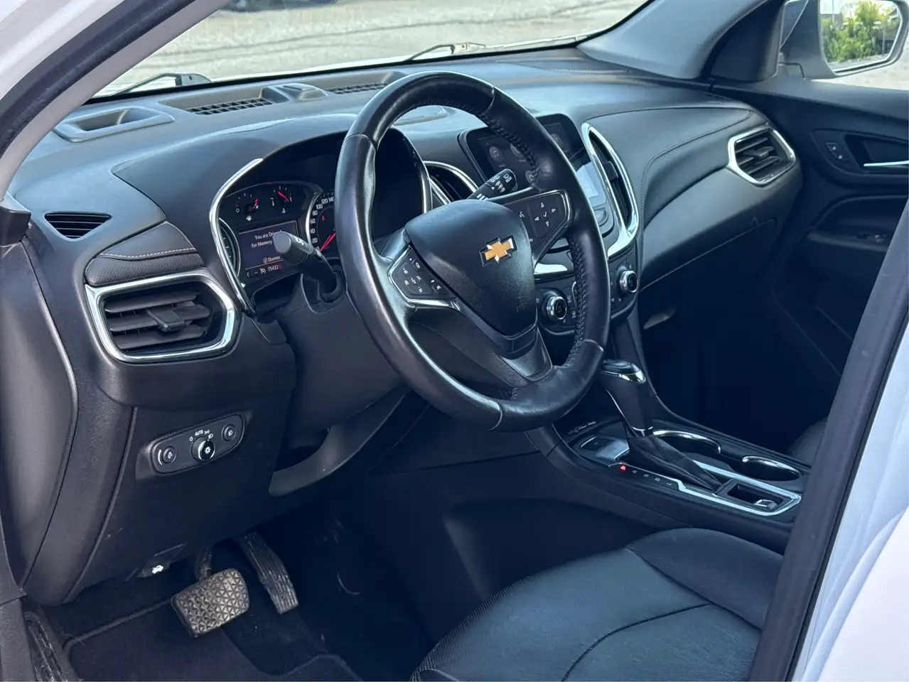 Chevrolet Equinox снимка Chevrolet Equinox