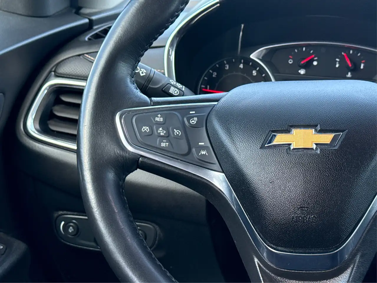 Chevrolet Equinox снимка Chevrolet Equinox