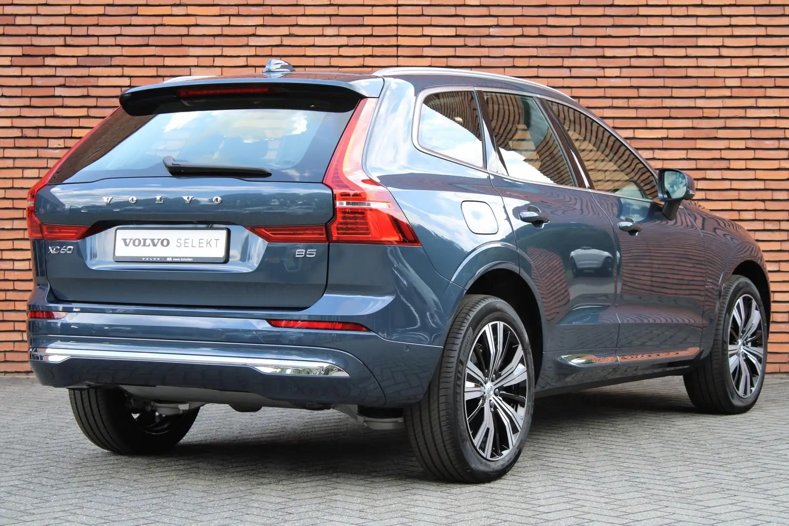 Volvo XC60 B5 Ultimate Bright | Trekhaak | Luchtvering | Mass Blauw - 2