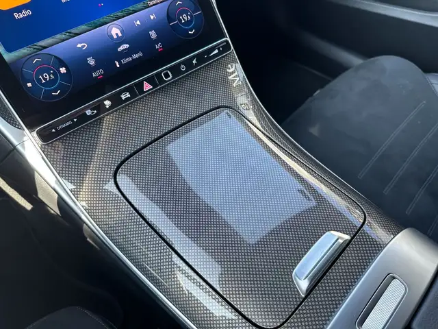 Mercedes-Benz C 300 de 4MATIC mit EQ Hybrid Technologie AMG Ansicht 18