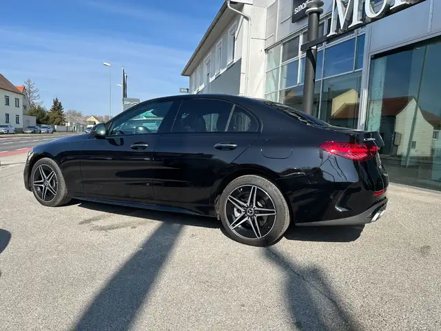 Mercedes-Benz C 300 de 4MATIC mit EQ Hybrid Technologie AMG Ansicht 3