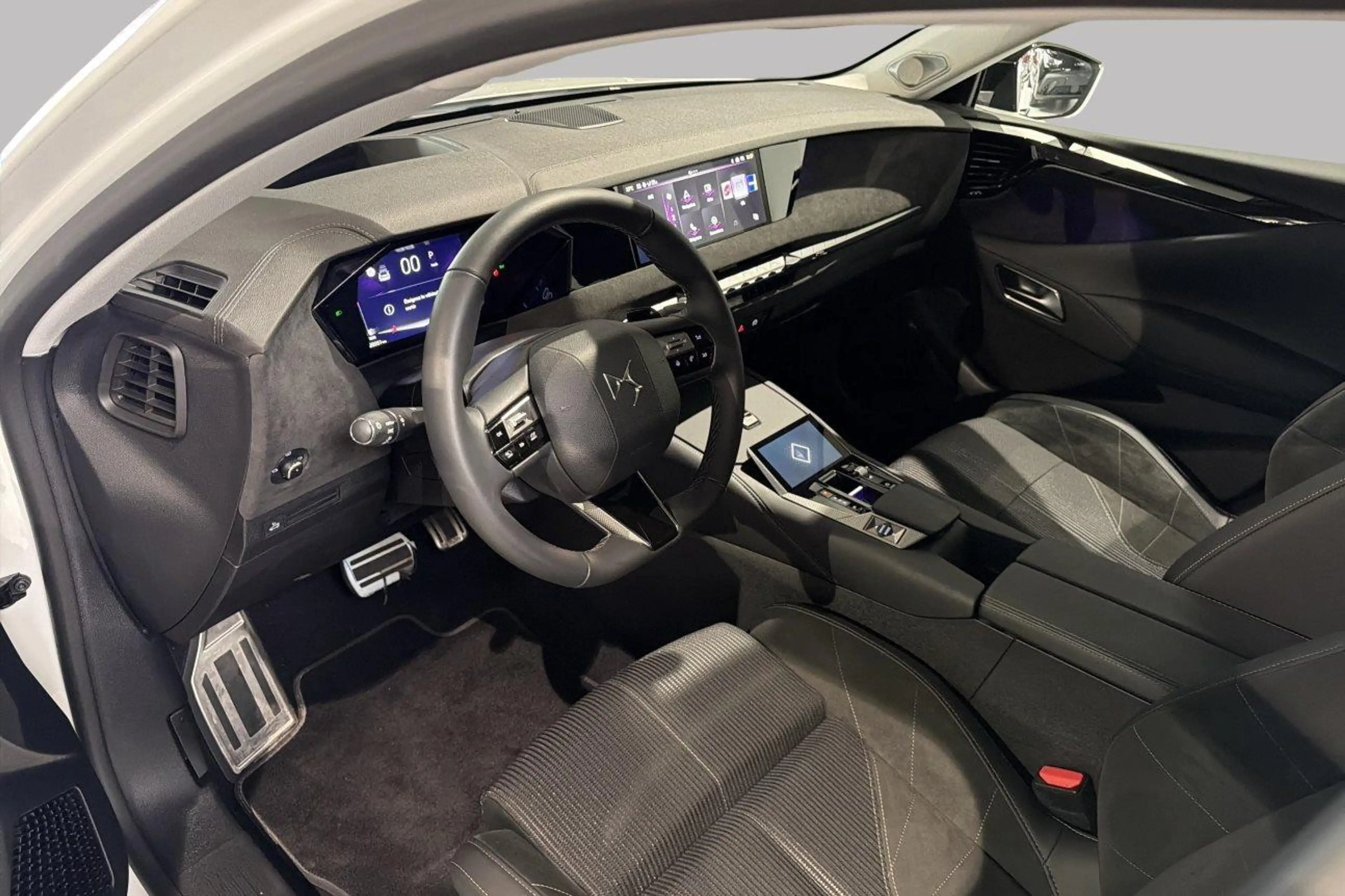 DS Automobiles DS 4 Etoile 1.5 BlueHDi EAT8 — photo 9