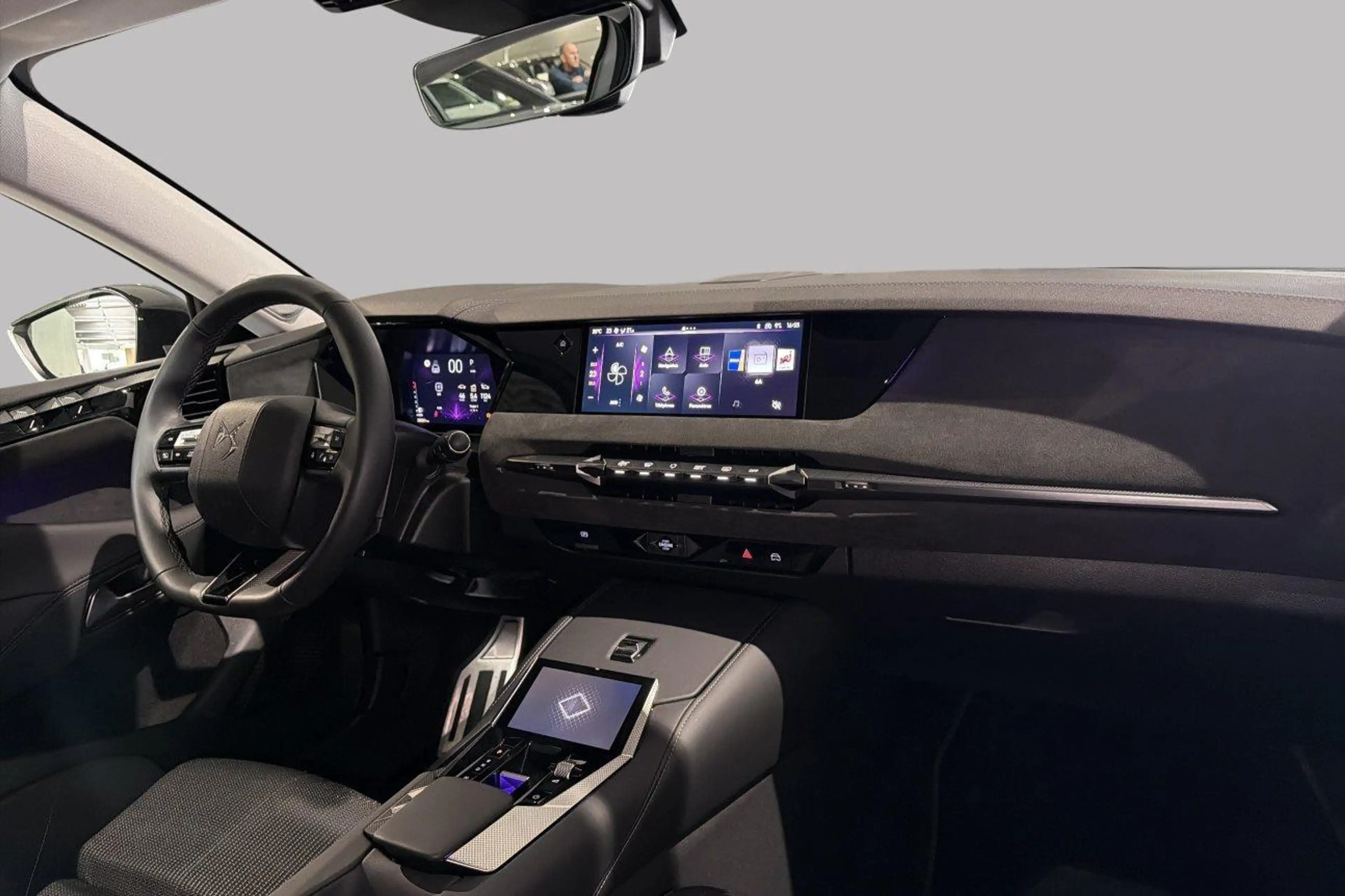 DS Automobiles DS 4 Etoile 1.5 BlueHDi EAT8 — photo 2