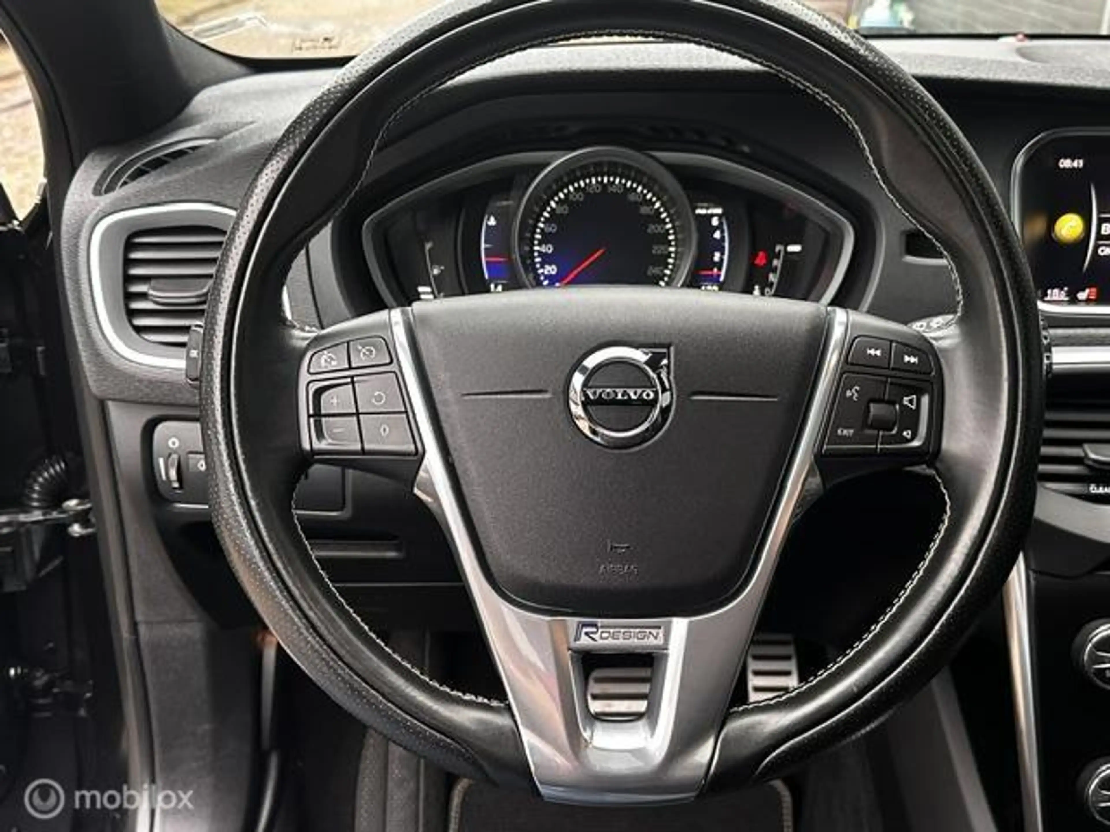 Volvo V40 2.0 T4 R-Design / Panoramadak / Vol leder — photo 7
