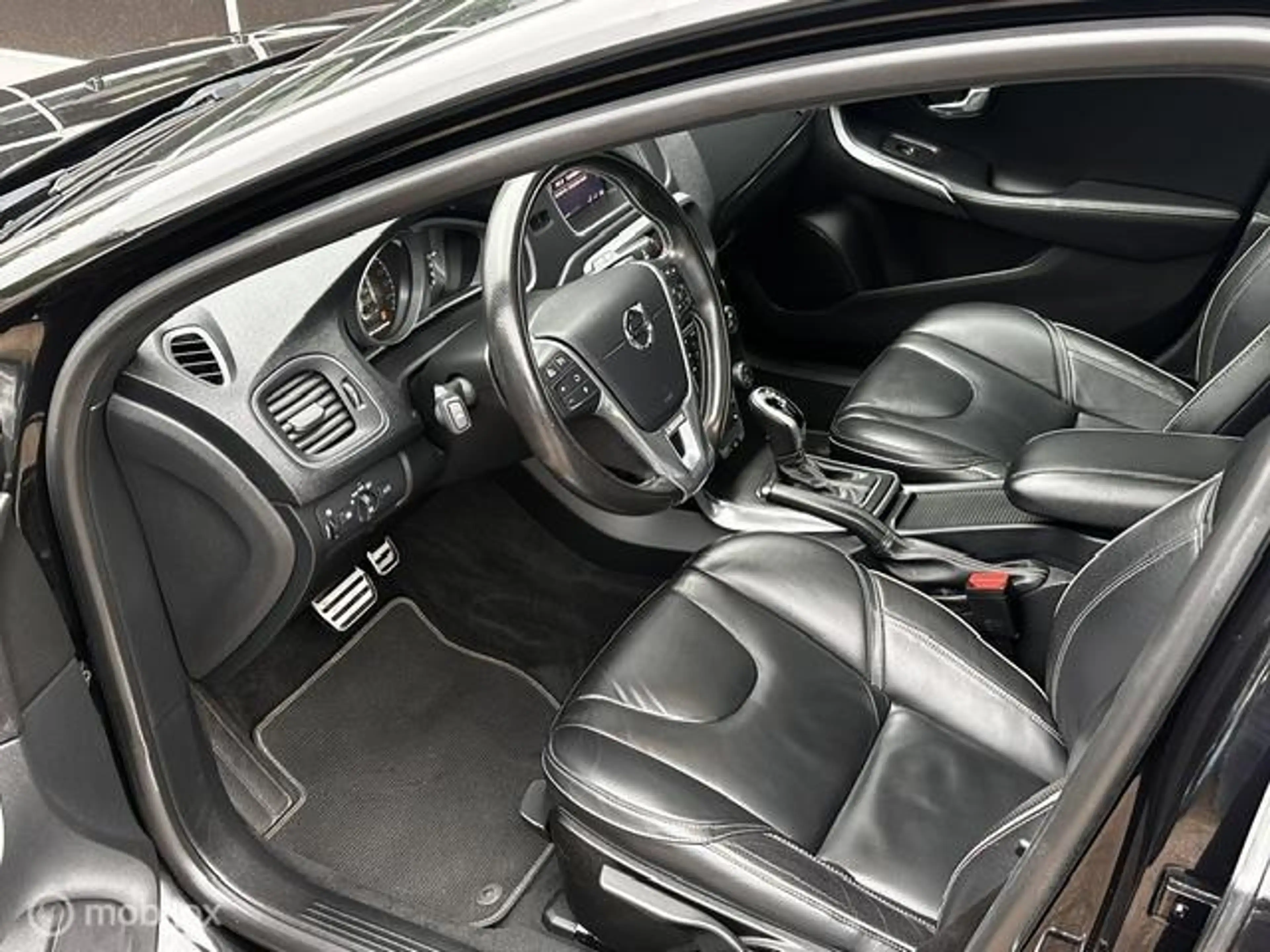 Volvo V40 2.0 T4 R-Design / Panoramadak / Vol leder — photo 5