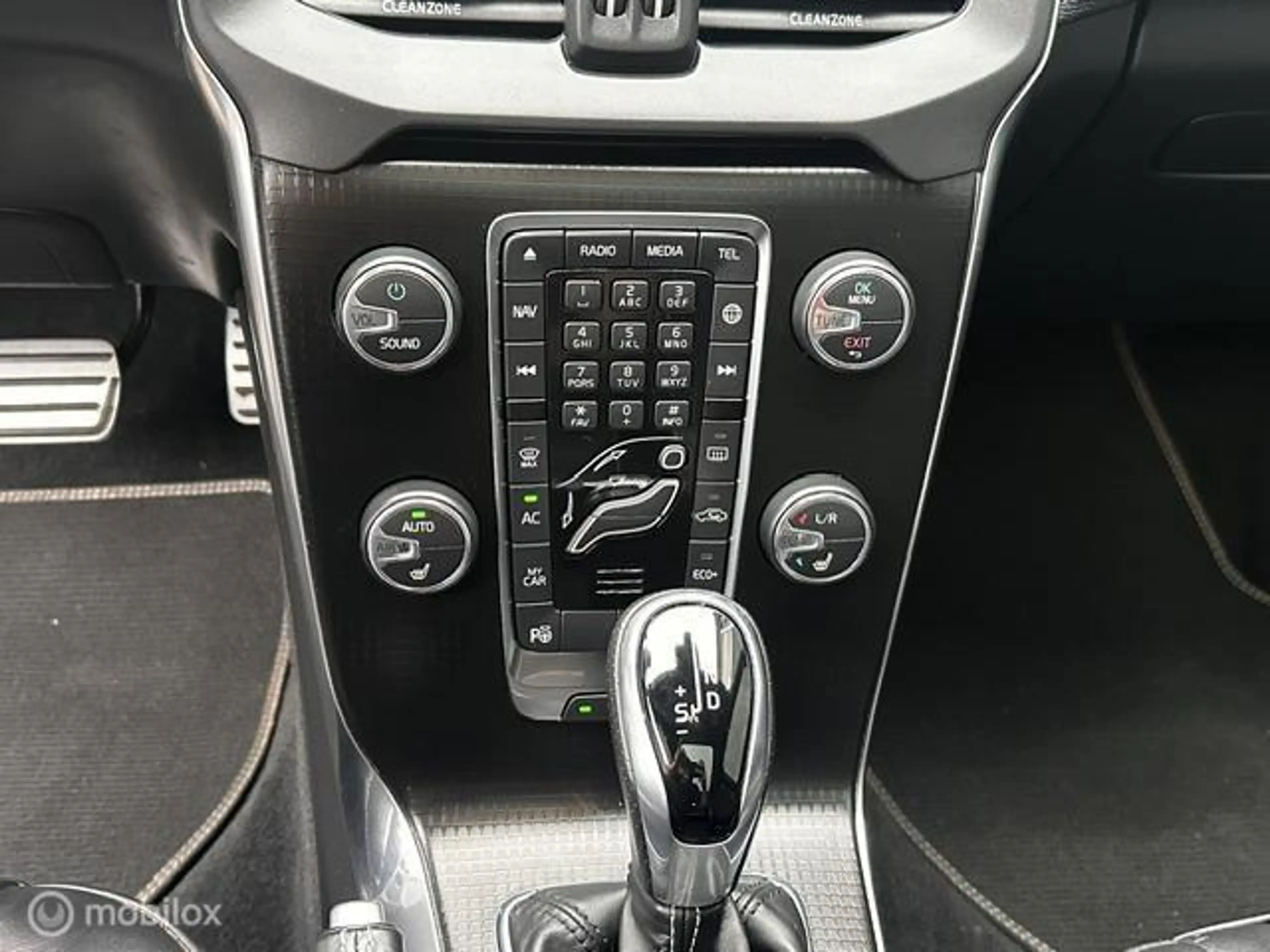 Volvo V40 2.0 T4 R-Design / Panoramadak / Vol leder — photo 15
