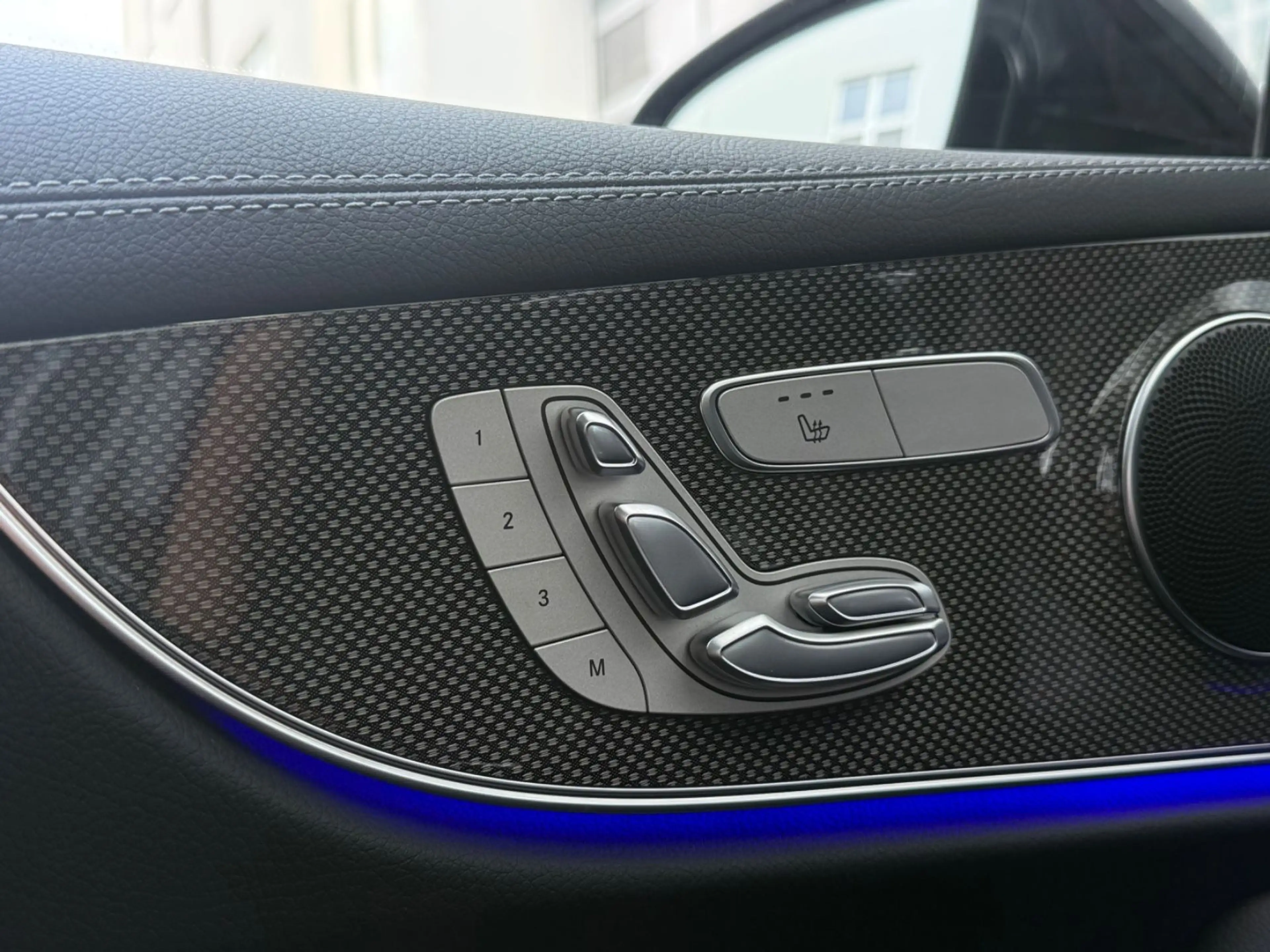 Mercedes-Benz E 220 Coupe 9G AMG NIGHT*PANO*SPUR*MEMORY*KAMERA — photo 11
