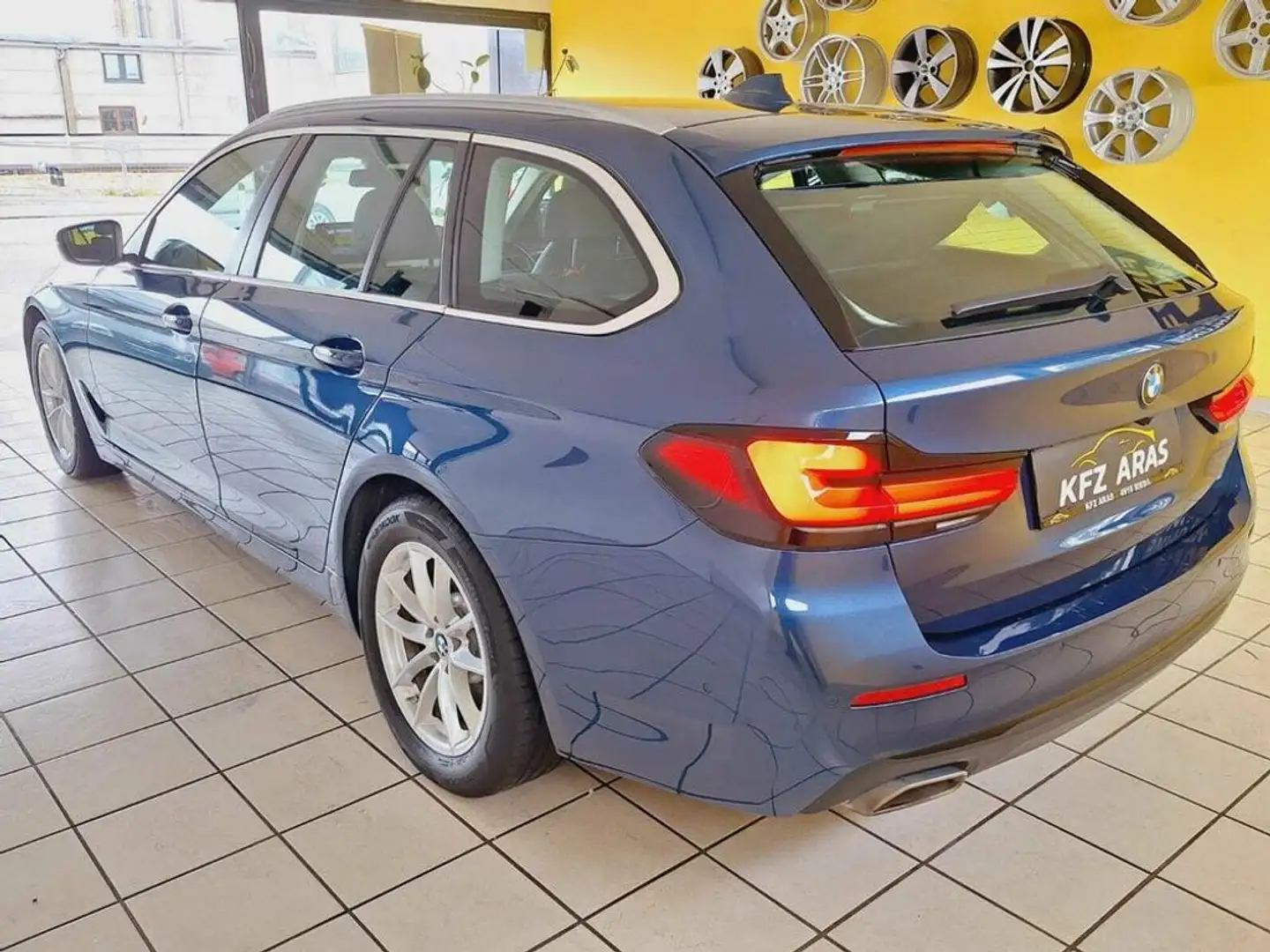 BMW 520 d 1.BESITZ, RFK, SITZHEIZUNG, LED, NAVI Blau - 2