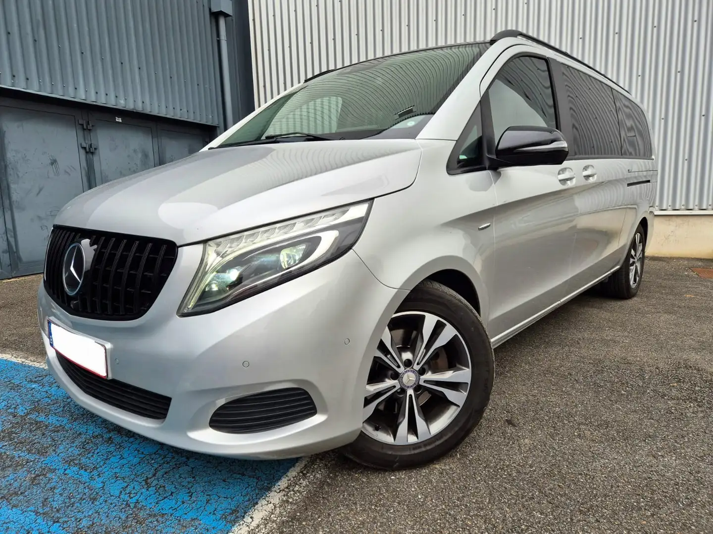 Mercedes-Benz V 250 d LWB Avantgarde - 1
