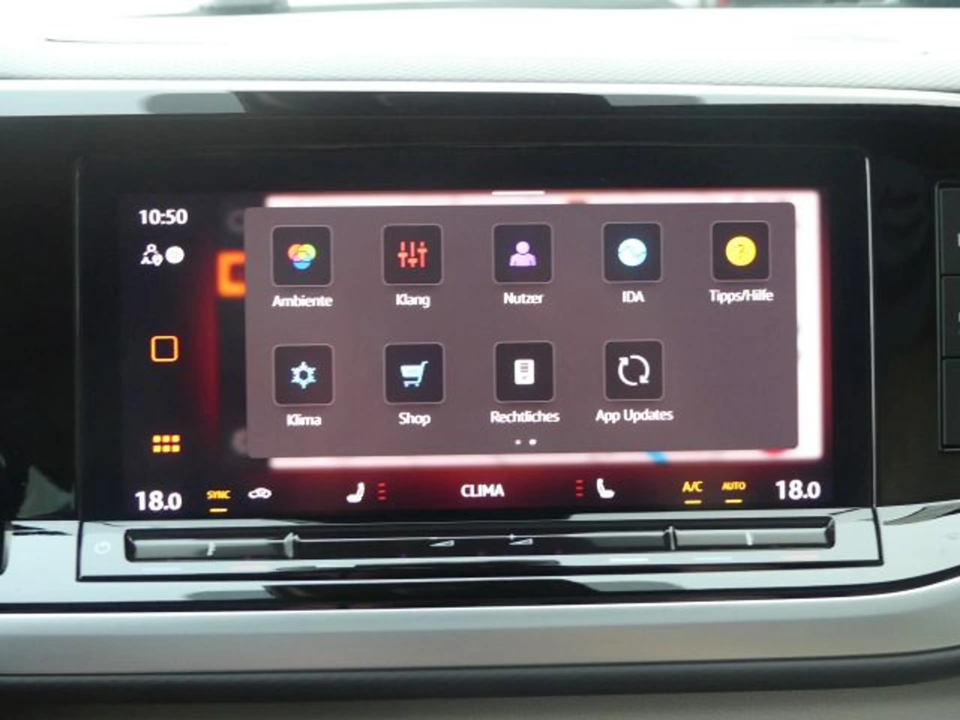 Volkswagen T7 Multivan Lg ACC°AHK°PanoStdhzg°HarmKard — photo 24