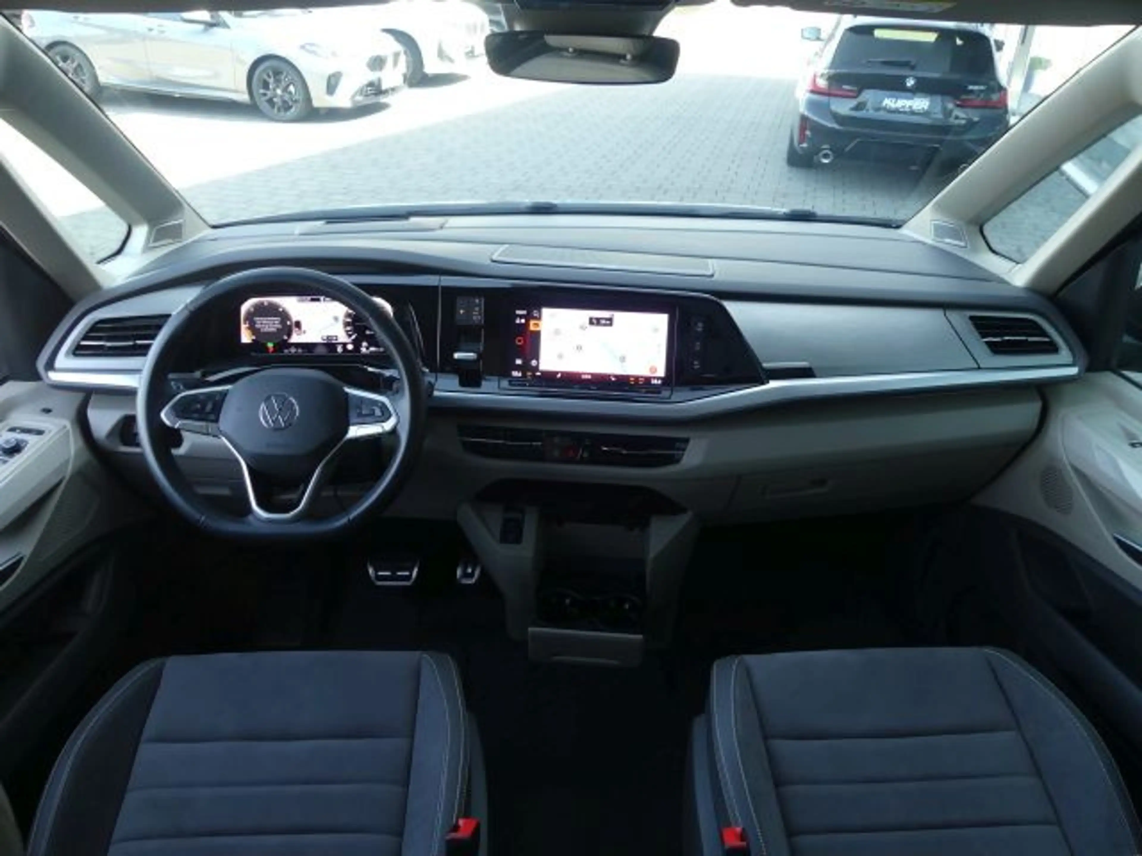 Volkswagen T7 Multivan Lg ACC°AHK°PanoStdhzg°HarmKard — photo 19