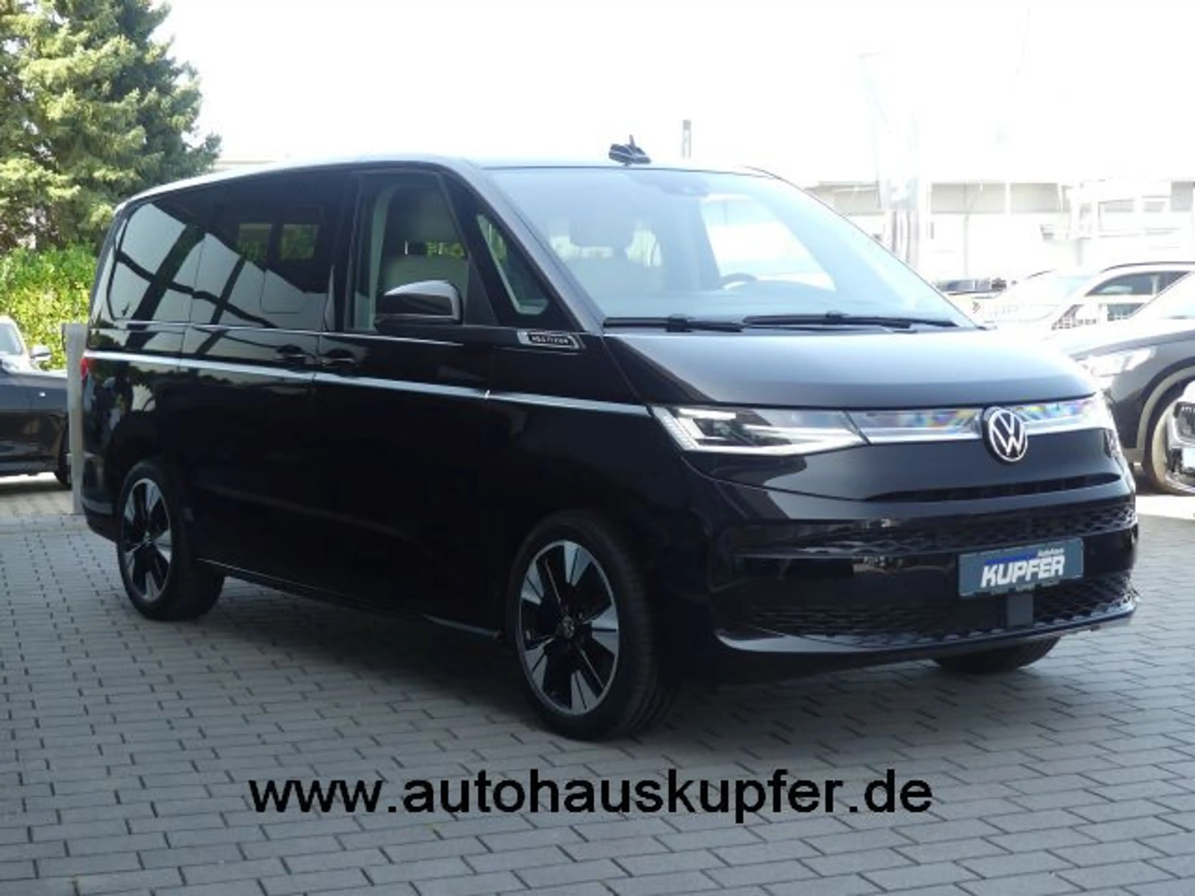 Volkswagen T7 Multivan Lg ACC°AHK°PanoStdhzg°HarmKard — photo 2