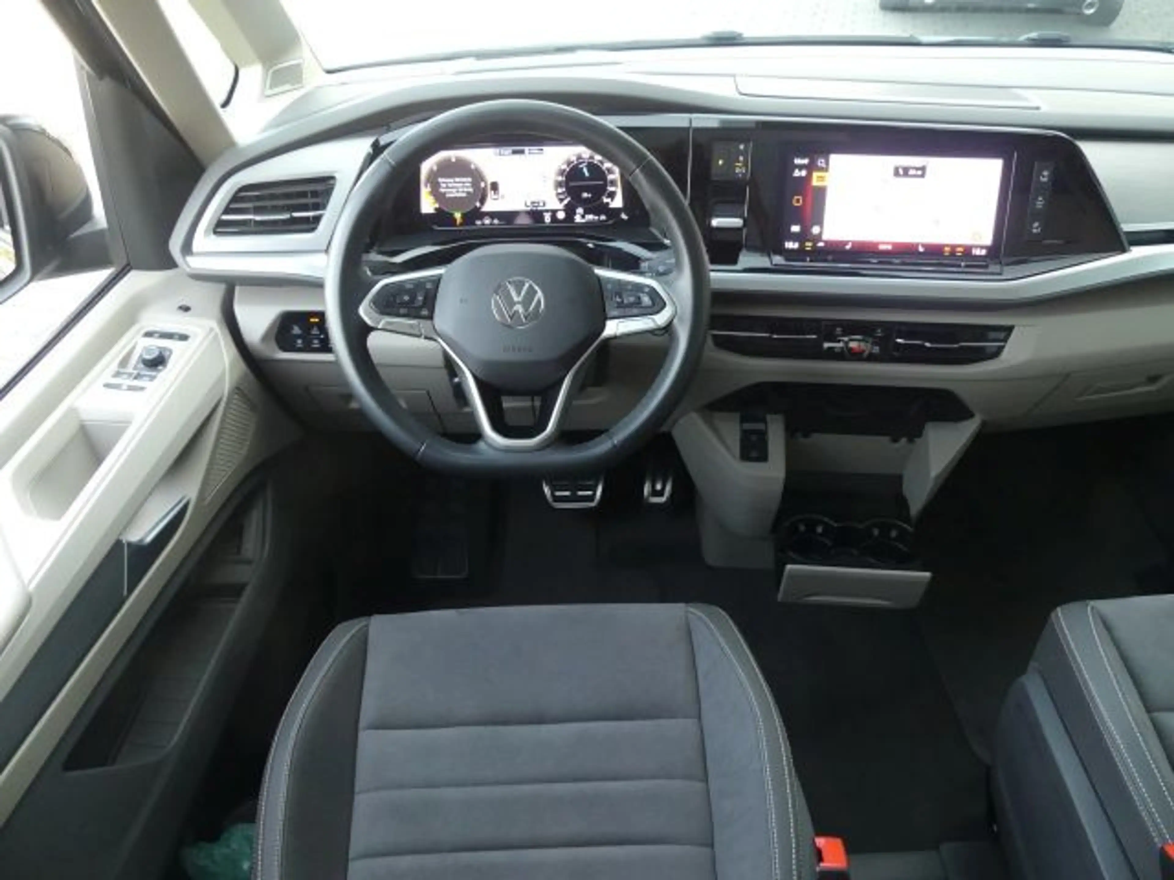 Volkswagen T7 Multivan Lg ACC°AHK°PanoStdhzg°HarmKard — photo 18