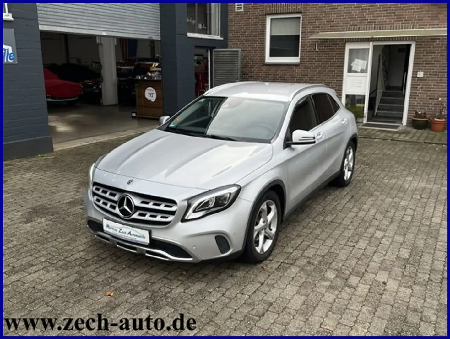 Mercedes-Benz GLA 200 d 4Matic Urban * Navi * Kamera * Zilver - 1