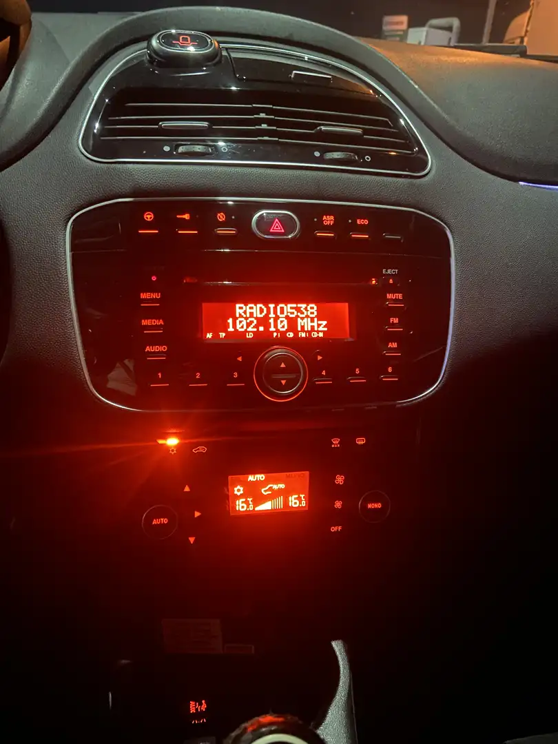 Fiat Punto 0.9 TwinAir Sport Zwart - 2